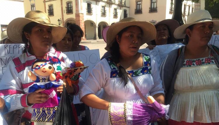 Denuncian acoso a artesanos en Amealco (Querétaro)
