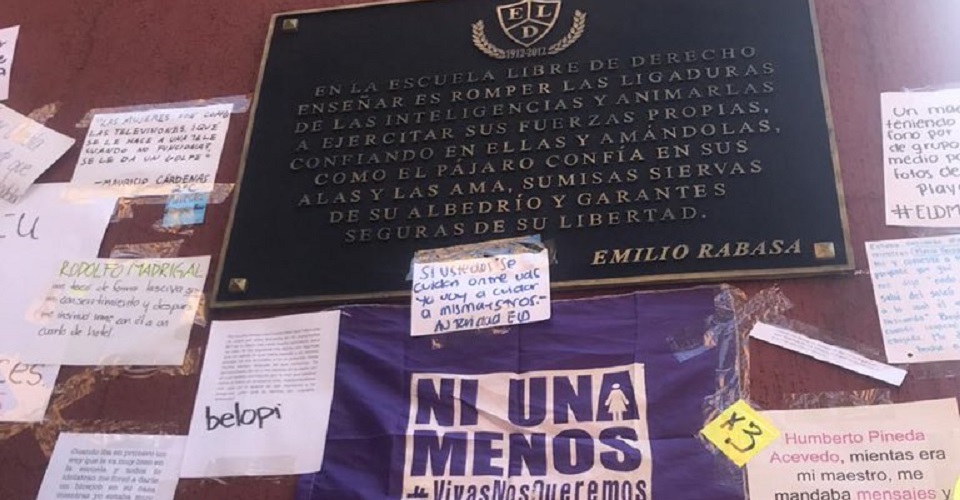 ‘La misoginia se sienta junto a mí’: estudiantes de la Libre de Derecho protestan contra el acoso (Ciudad de México)