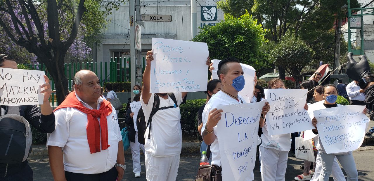 Personal del IMSS bloquea Eje 4 Sur; exigen material y protocolos para atender COVID-19 (Ciudad de México)