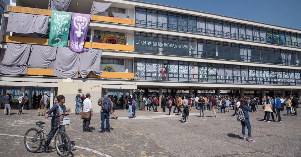Estudiantes entregan Filosofía y Letras por la emergencia; demandas no han sido cumplidas, dicen (Ciudad de México)