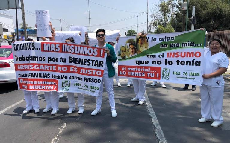Médicos y enfermeros protestan ante la falta de insumos en la clínica 76 del IMSS (Estado de México)