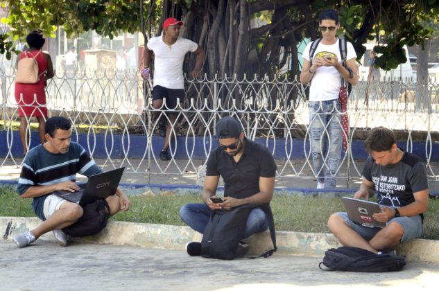 Estudiantes del CUCSUR, CUCI y CUNORTE, con menor acceso a internet (Jalisco)