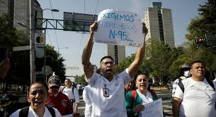 Protestas en México alertan sobre los riesgos del personal sanitario de contraer COVID-19
