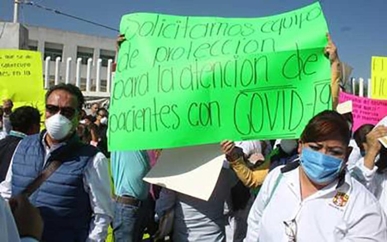 Protesta personal de la Secretaría de Salud (Nayarit)