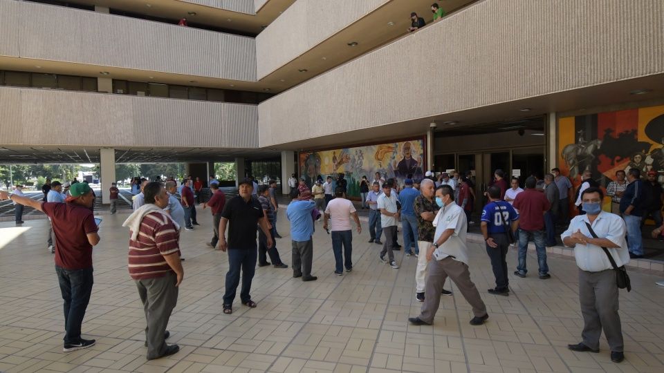 Chóferes de camiones protestan tras primer contagiado de covid-19 en Sinaloa