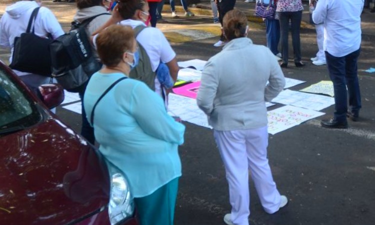 Personal del IMSS Zacatecas protesta en demanda de material para COVID-19