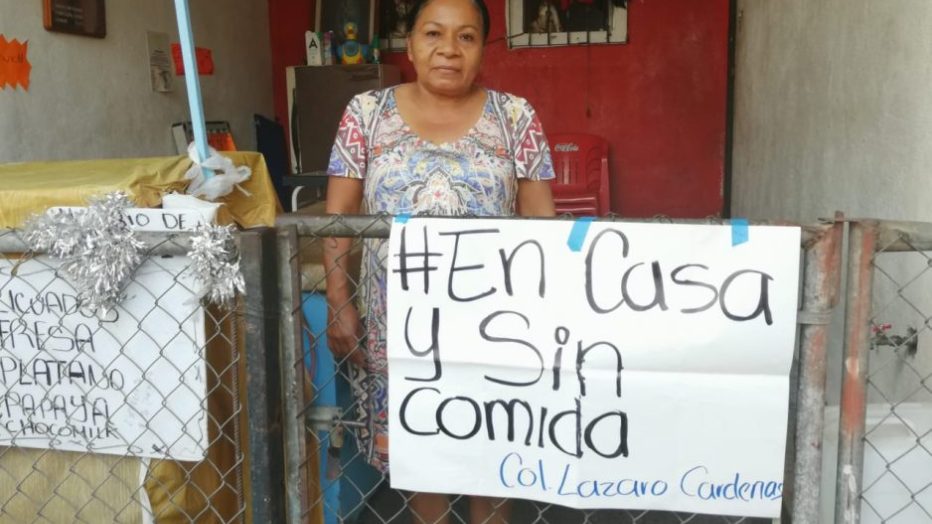 Familias colocan letreros en las puertas de sus casas pidiendo alimento (Colima)