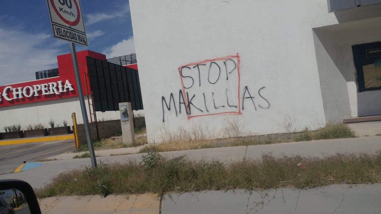 Obreras y obreros realizan pintas contra la explotación y condiciones de insalubridad en las maquiladoras en Ciudad Juárez