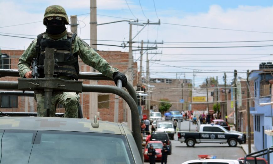 AMLO ordena la intervención del Ejército en labores de seguridad pública