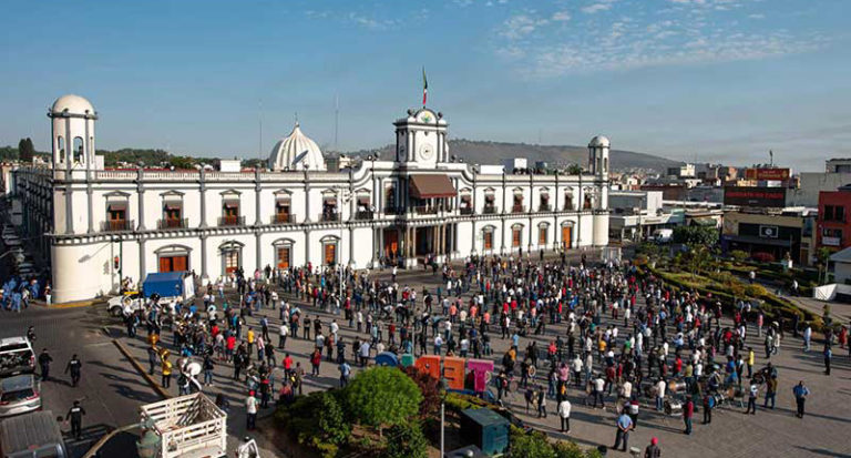 Músicos se manifiestan en Palacio de Gobierno (Nayarit)