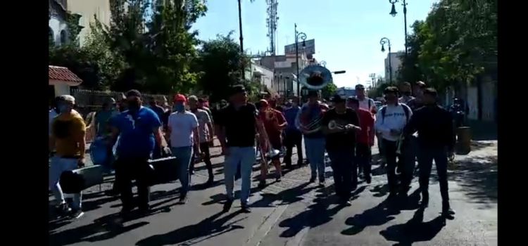 Quieren apoyos por COVID-19: En Aguascalientes se manifiestan músicos, gente sin agua y trabajadoras sexuales