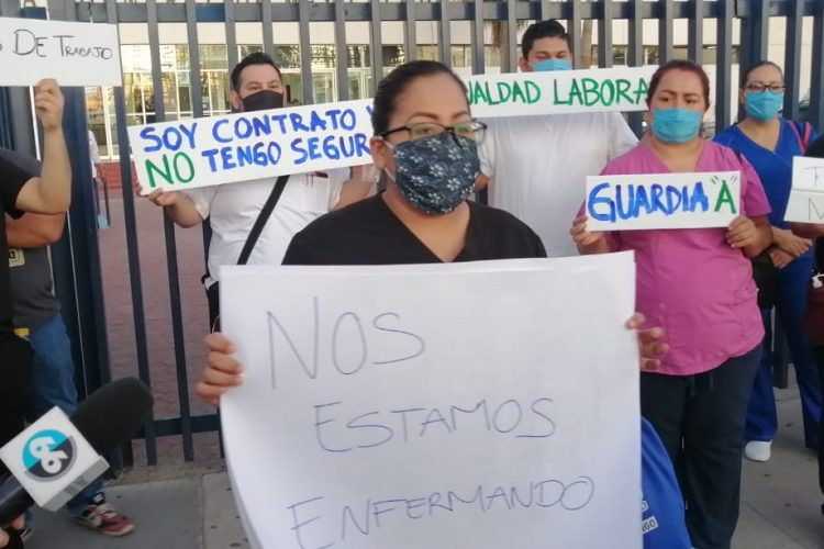 Enfermeras protestan afuera del HG de Mexicali por condiciones laborales (Baja California)