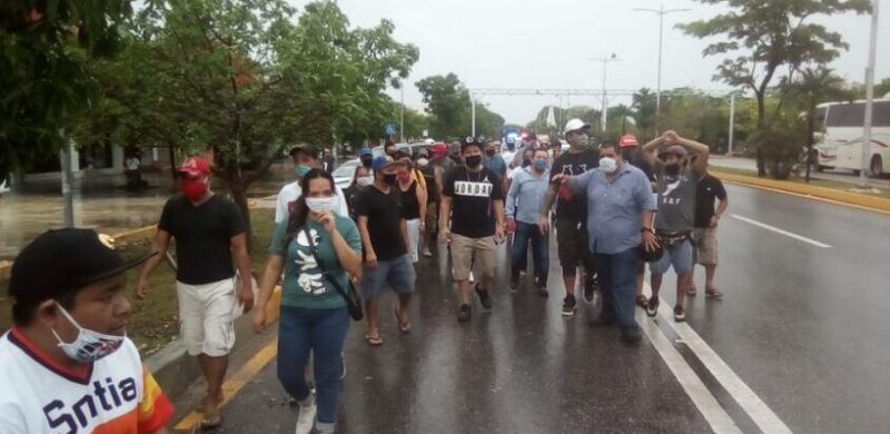 “¡Queremos que nos paguen!: Trabajadores de Grupo Mandala se manifiestan en Cancún por incumplimiento de pago desde marzo