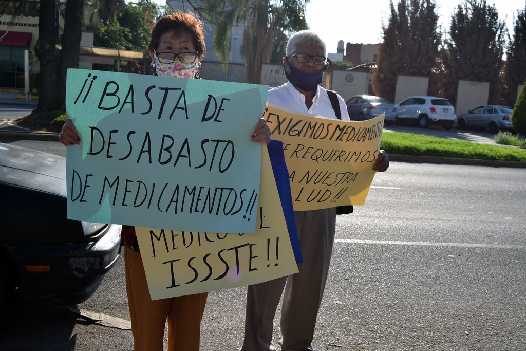 EN AGUASCALIENTES, SINDICATO DEL ISSSTE SE MANIFIESTA AL EXTERIOR DEL HOSPITAL, DENUNCIAN NEPOTISMO