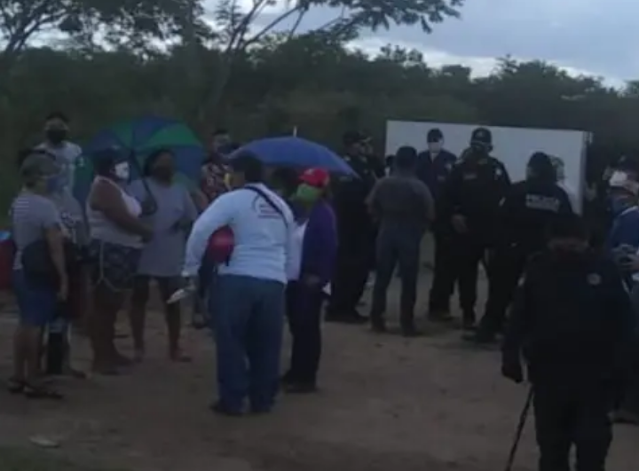 Vecinos realizan protesta por aguas contaminantes (Yucatán)