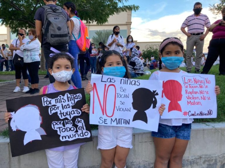 Más de mil mujeres jóvenes y niñas salen a marchar en Tala y exigen: ¡Justicia para Elsy! (Jalisco)