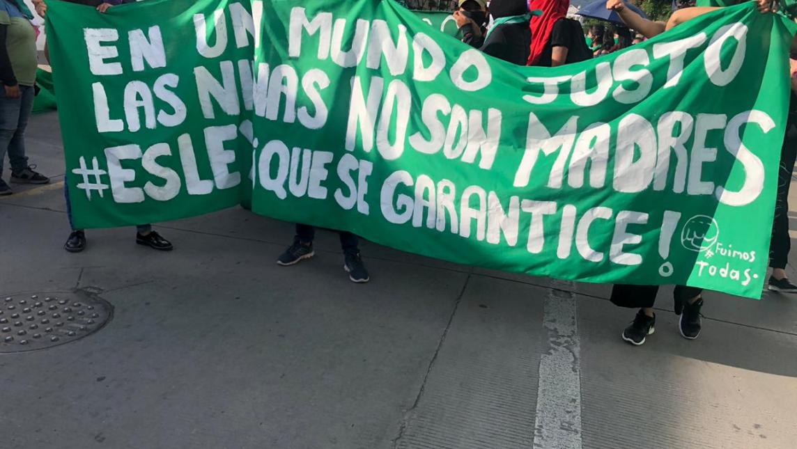 Marchan feministas en Oaxaca para exigir aborto seguro y gratuito