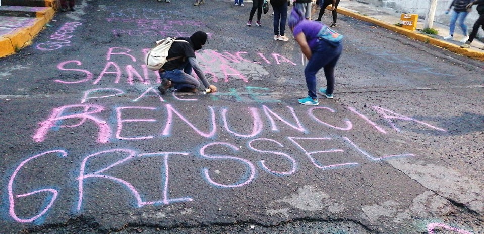 Colectivas toman oficinas de CNDH en Ecatepec y protestan en instalaciones de otros 3 estados