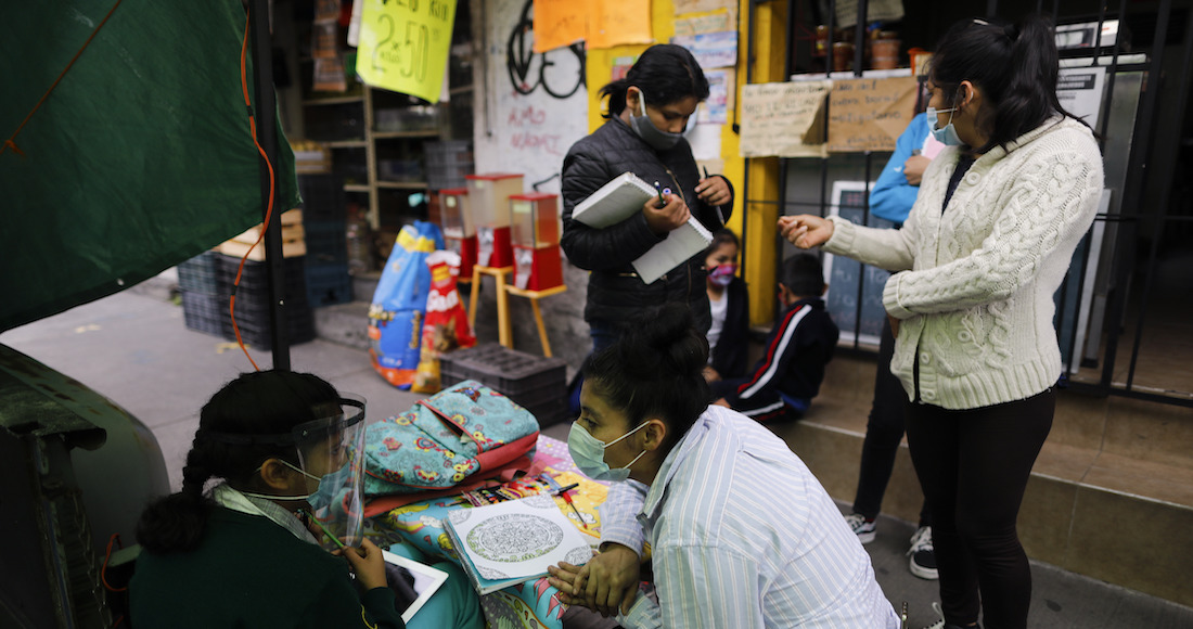 “La Abuela”, tortillería de CdMx que se volvió escuela para decenas de niños por COVID