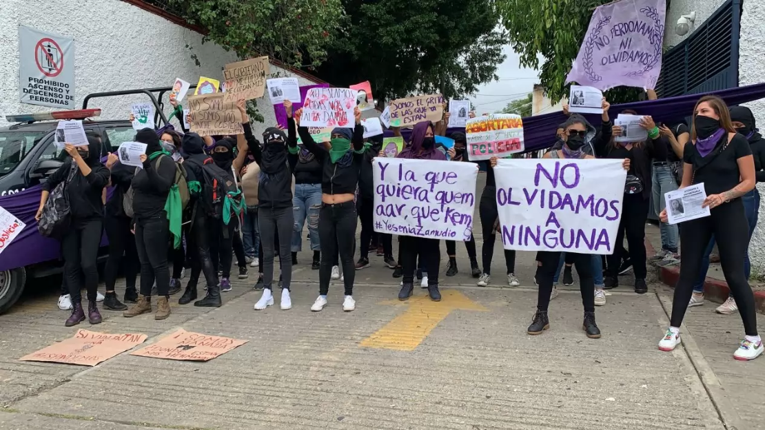 Organizaciones feministas toman simbólicamente las instalaciones de la Fiscalía General de Morelos