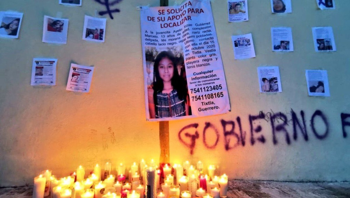 Familiares y amigos sepultaron esta tarde el cuerpo de Ayelín, entre gritos de justicia, de indignación y lágrimas (Guerrero)