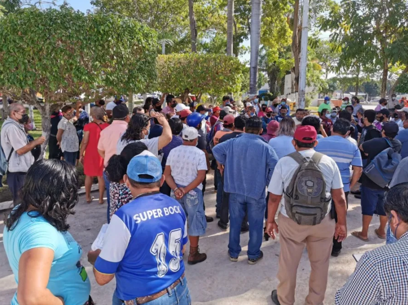 Chetumal: Descuentos en pago de aguinaldos ocasiona manifestación de trabajadores en el Ayuntamiento de OPB