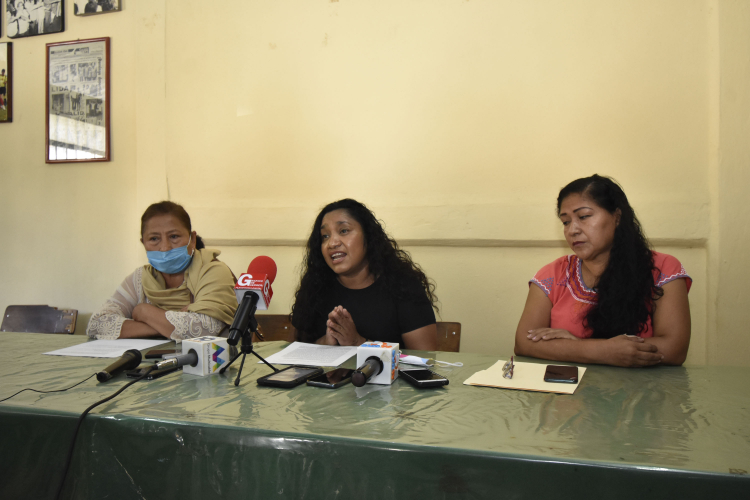 Denuncian a la CEAV por frenar la entrega de apoyos a más de 300 familias  (Guerrero)