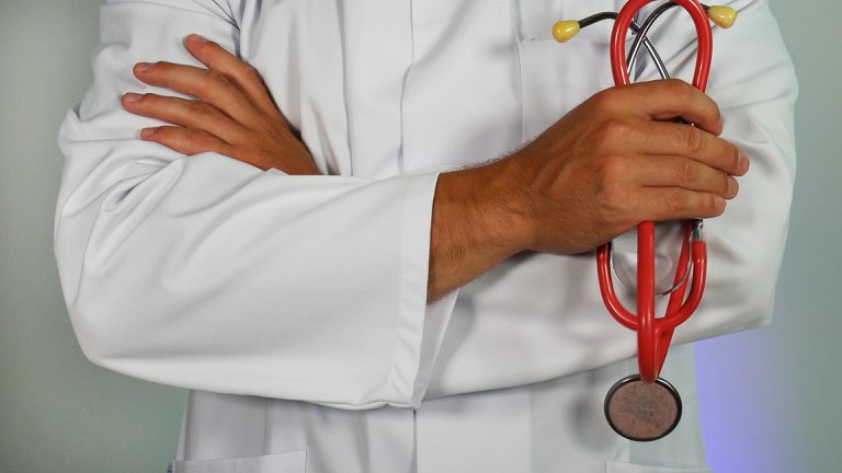 Suspende Issste servicios médicos a maestros (Colima)