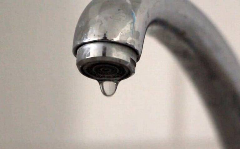 Denuncian desabasto de agua en San Lorenzo Coacalco en Metepec (Estado de México)