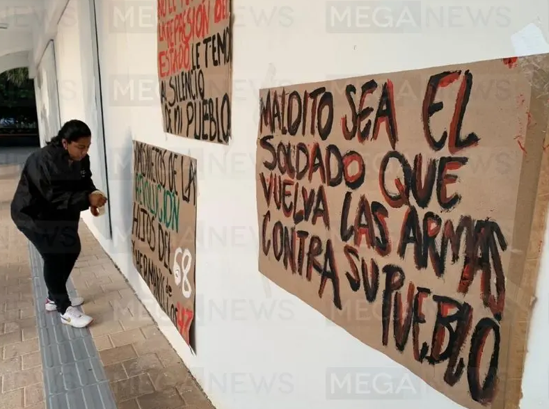 Feministas se manifiestan para recordar represión policial en Cancún