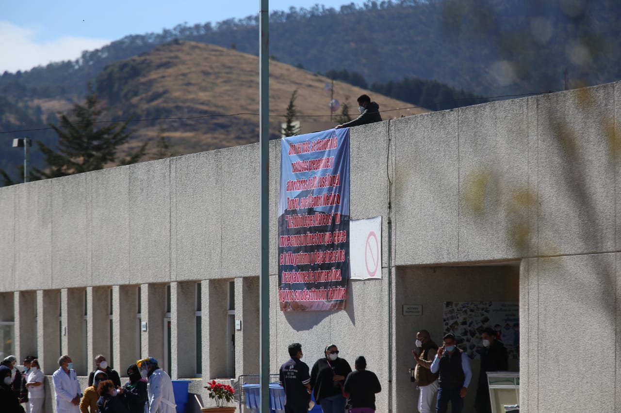 Protestan por segundo día médicos del hospital López Mateos (Estado de México)