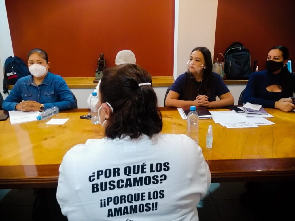 Por falta de compromiso, profesionalismo y empatía ante las víctimas familiares de desaparecidos insisten en la remoción de titular de búsqueda ante el Congreso (Colima)