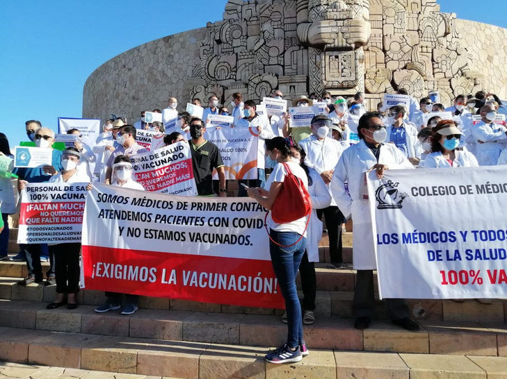 Personal de salud protesta en Yucatán: Exige vacunación sin distinción