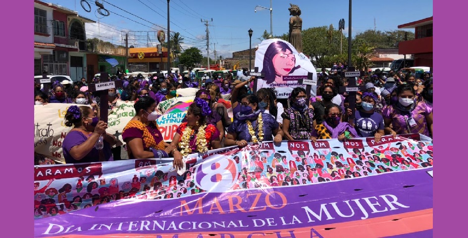 Marchan mujeres zapotecas contra feminicidios en el Istmo (Oaxaca)