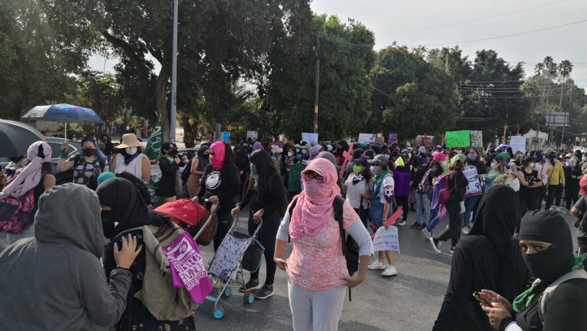 Marcha feminista sale del Jardín Madero para conmemorar el 8M (Oaxaca)
