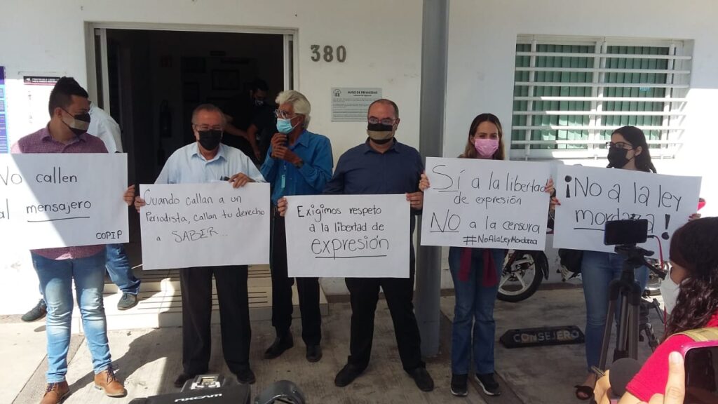Periodistas exigen que el IEE cese arbitrariedades contra la libertad de expresión (Colima)