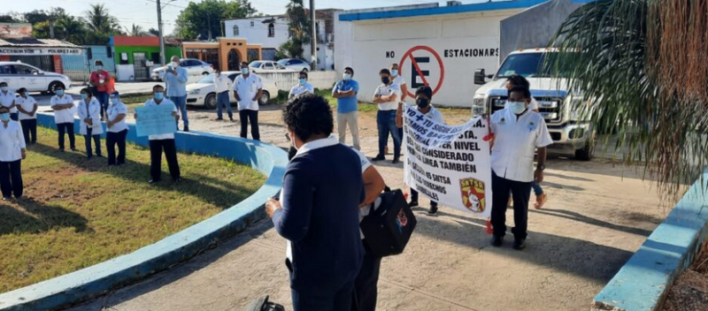 Sigue protesta por falta de vacunas: Exigen empleados de Salud ser vacunados contra COVID-19 en Felipe Carrillo Puerto (Quintana Roo)