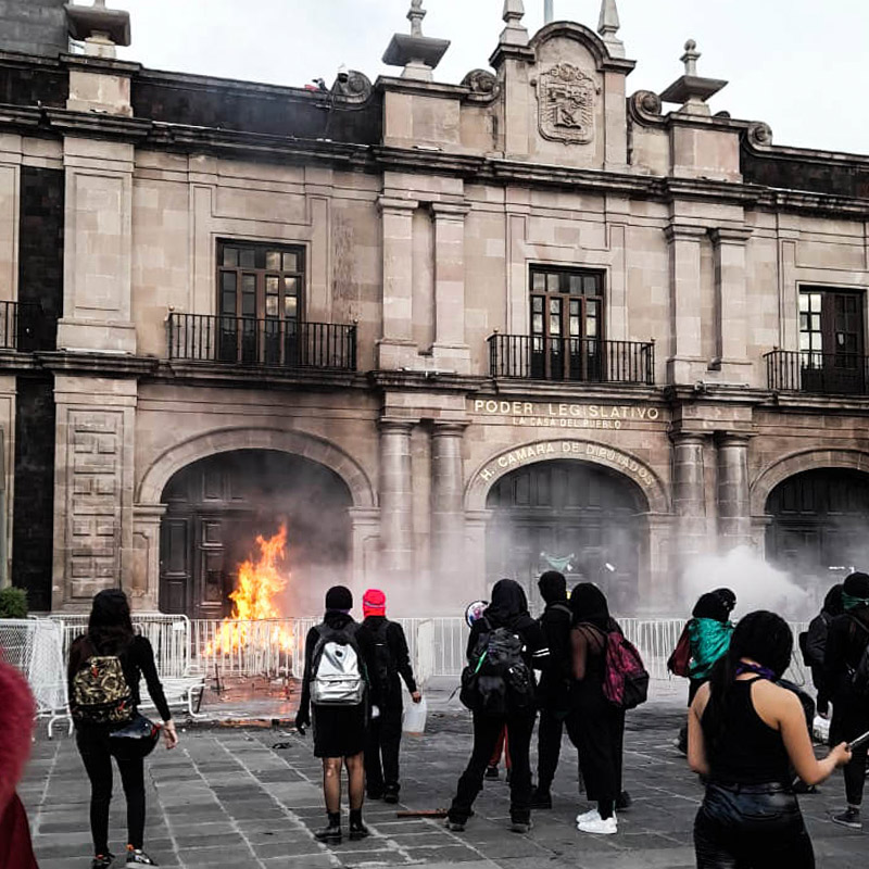 Convulsionado 8M en Edomex, mujeres rompen el silencio