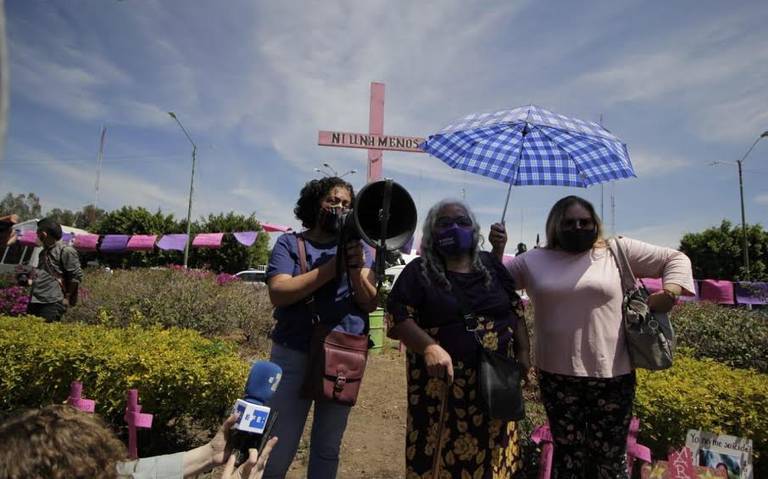 Feministas marchan en memoria de Mariana (Estado de México)