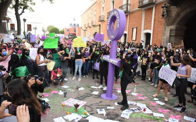 Protestan mujeres contra la violencia en Tlaxcala