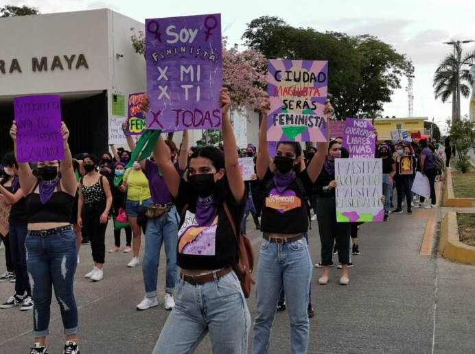 Marchan mujeres en Quintana Roo: Colectivos feministas toman las calles en Cancún, Chetumal y Playa del Carmen