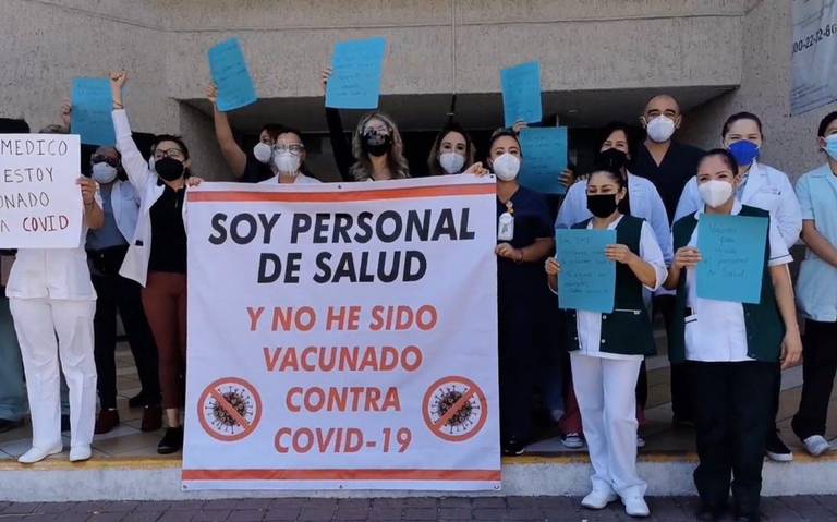 Trabajadores del IMSS se manifiestan y piden vacunas (Jalisco)