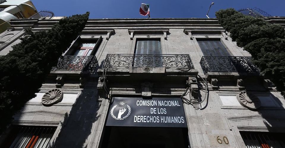 CNDH nombra defensor de migrantes a funcionario que ignoró un caso de torturas, según la propia institución