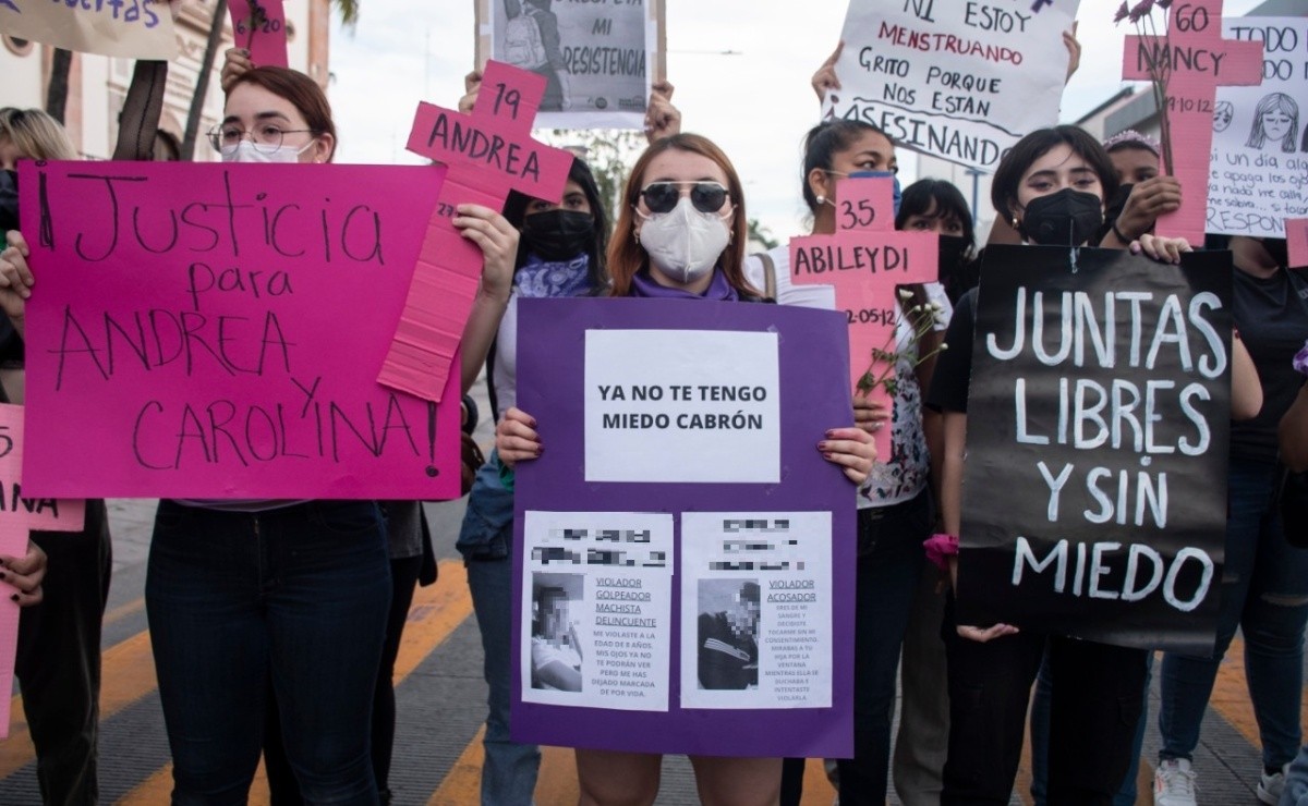 Manifestación 8M por mujeres víctimas de feminicidios en Sinaloa