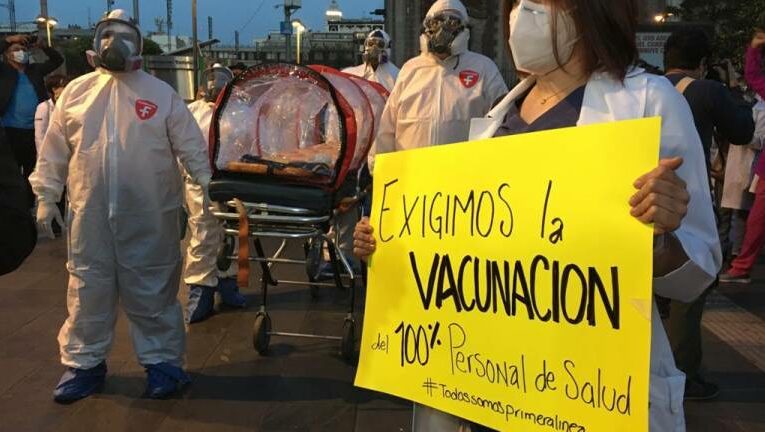 Convocan en Colima a exigir la vacuna contra Covid-19 para “todo el personal médico”