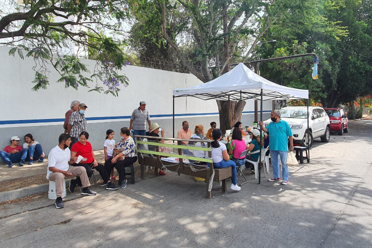 Vecinos de Tabachines suman 30 horas con toma de pozo, denuncian altos cobros y desabasto de agua (Jalisco)