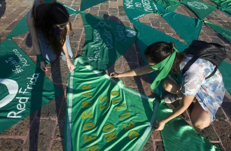 Colectivas feministas convocan ‘pañuelazo’ virtual por despenalización del aborto en EdoMex