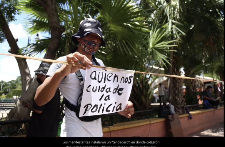 Jóvenes se manifiestan contra el abuso policiaco en el Centro de Mérida (Yucatán)