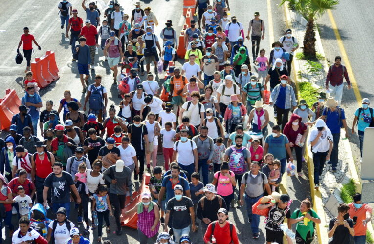 La pesadilla de la represión rompe las ilusiones de una nueva vida: las caravanas migrantes son atacadas con violencia por las autoridades en México