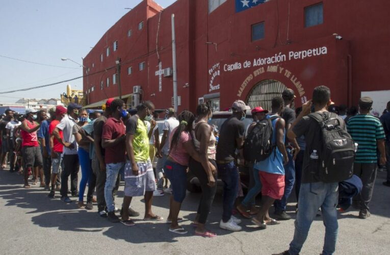 Hacinados, con COVID, sin médico. Canadiense narra abusos en sitio migratorio de CdMx